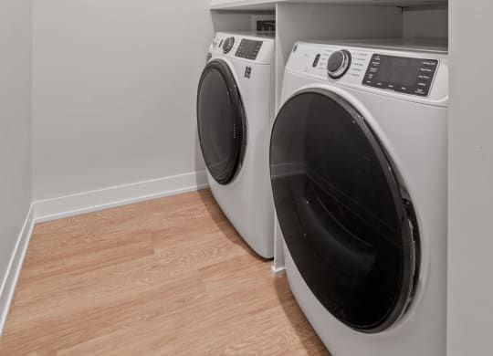 Full-Size Washer/Dryer