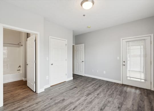 Bedroom with Bathroom Access
