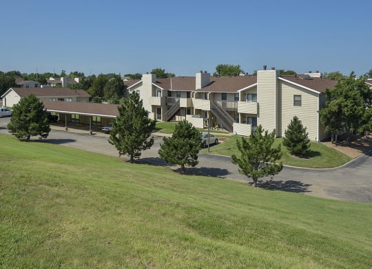 Mature Landscaping Around the Eagle Creek Community