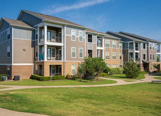 Exterior of an Encore Memorial Apartment Building