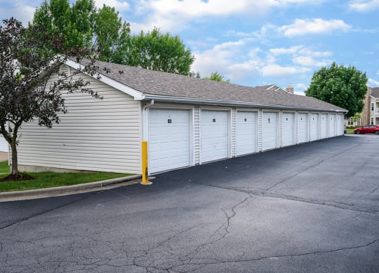 Garages at Green Mount Lakes