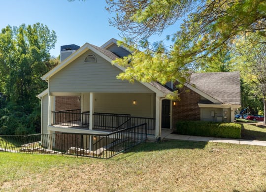 Private Entrances to Apartment Homes