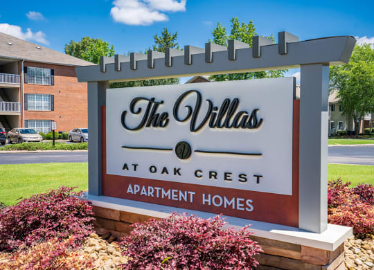 The Villas at Oak Crest Monument Sign