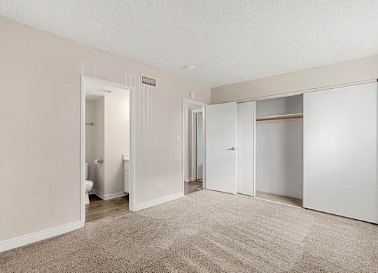 2x2 Bedroom at Villa Toscana Apartments in Phoenix Arizona