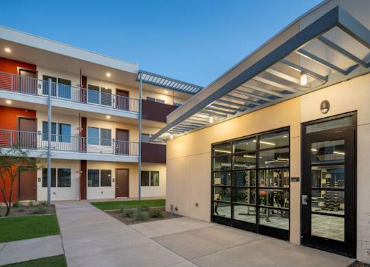 Exterior of Fitness center Streamliner 67th in Phoenix Arizona