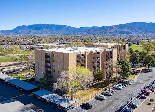 Exterior of Los Altos Towers Apartments in Albuquerque NM