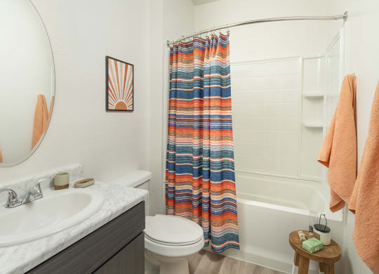Full Bathroom at Cabana Bridges Apartments in Tucson Arizona