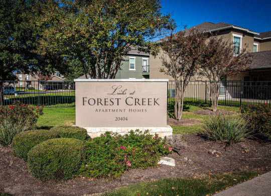 Monument sign at Links at Forest Creek in Round Rock Texas near Austin