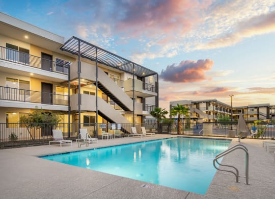 Pool at Streamliner 16th Apartments in Phoenix