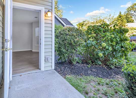Outdoor Porch at Ardenwood Apartments, North Haven