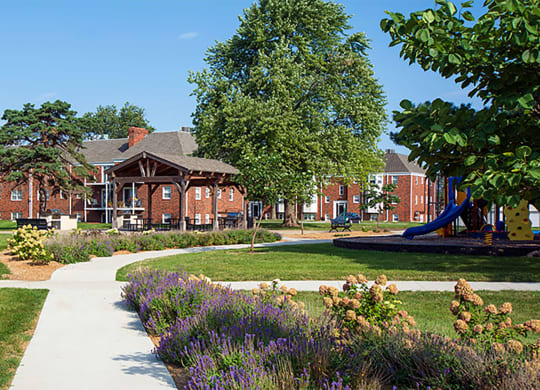 Element at Valley West _ Outdoor Courtyard