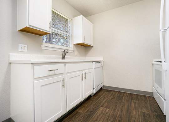 The Vista Apartments and Townhomes Renovated Kitchen