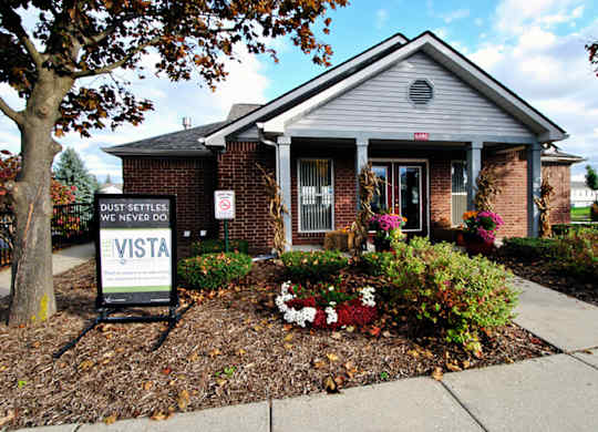 the vista apartments and townhomes leasing office