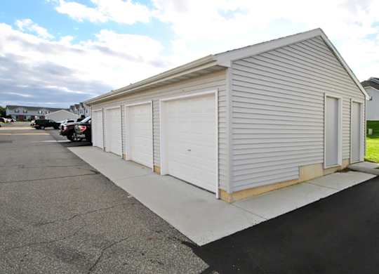 the vista apartments and townhomes garage spaces