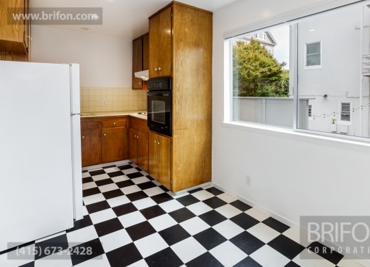 2240 Buchannan St Kitchen