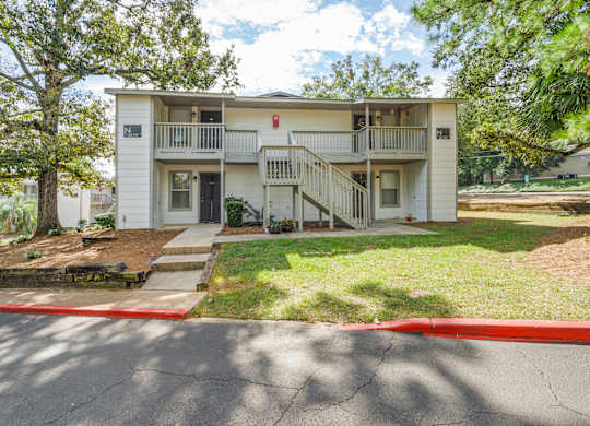 exterior view of a two-story building at 701 South Apartments in Mobile, AL