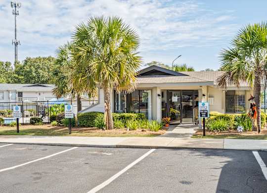 clubhouse at 701 South Apartments in Mobile, AL