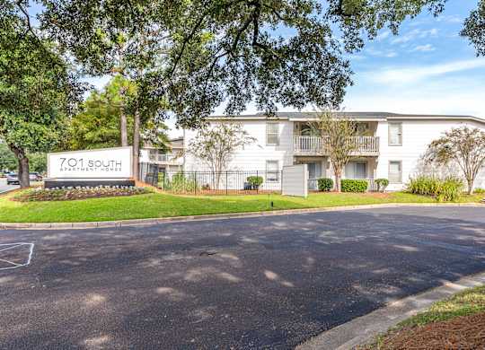 building exterior and monument sign at 701 South Apartments in Mobile, AL