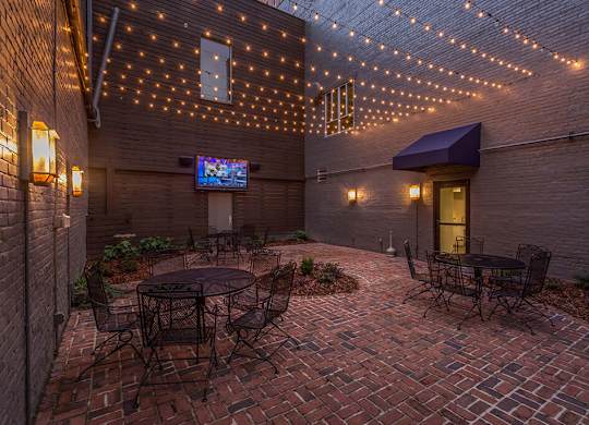 Outdoor Entertainment Lounge at The Tower Apartments, Tuscaloosa