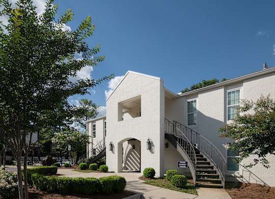 building exterior at Avia Apartments in Vestavia Hills, AL