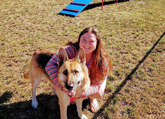 leash-free pet park with sitting are at The Pomenade at Founders Square Apartments in Portage, IN