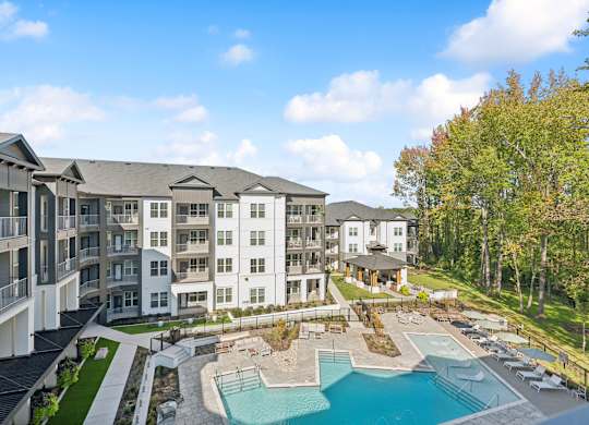 Tapestry Forest Creek Collierville Tennessee apartments amenities lifestyle pool