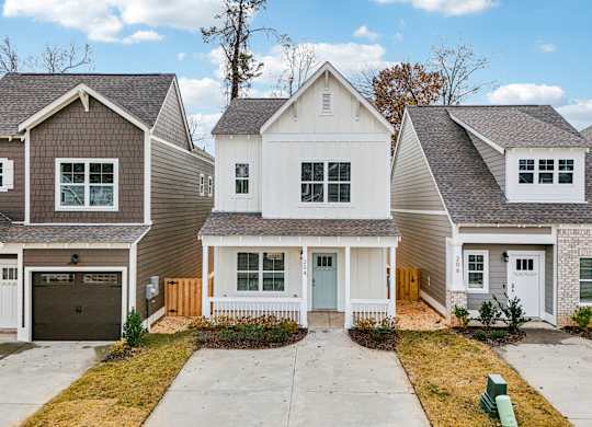 Exterior cottage Evergreen floor plan at Turnberry Park Apartments in Gardendale, AL