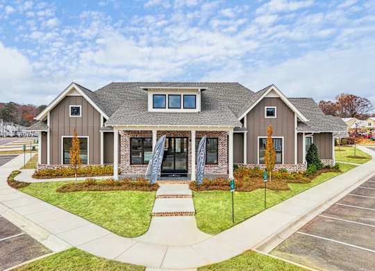 Front entrance of Turnberry Park Leasing Office