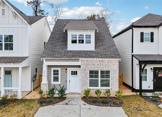 Exterior of Highland floor plan at Turnberry Park Apartments in Gardendale, AL