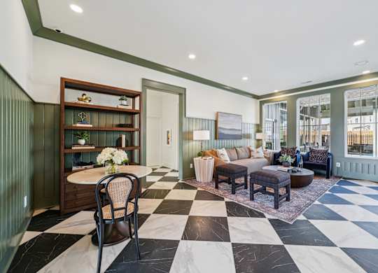 Resident social lounge at Turnberry Park Apartments in Gardendale, AL