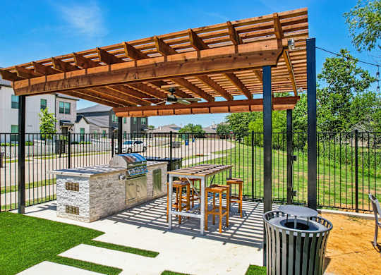 Community grilling area at Townhomes at Princeton Meadows, Princeton townhomes