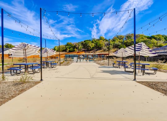 Outdoor courtyard with picnic seating