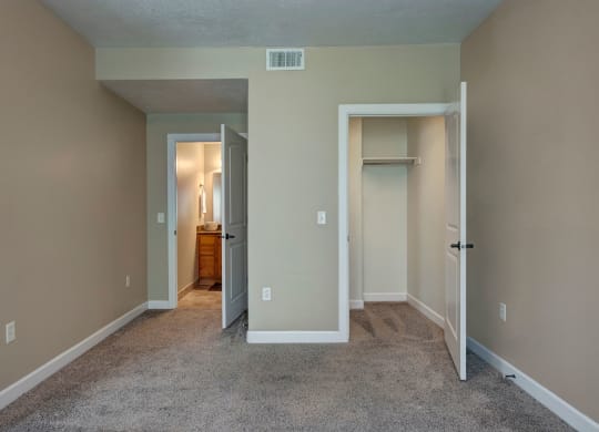 Bridges - bedroom and closet, Dean Weidner Investments