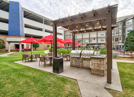 Aviare-Arts-Grill-Area