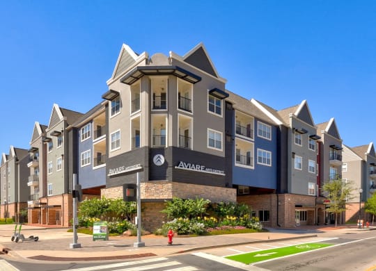 Aviare-Arts-Exterior