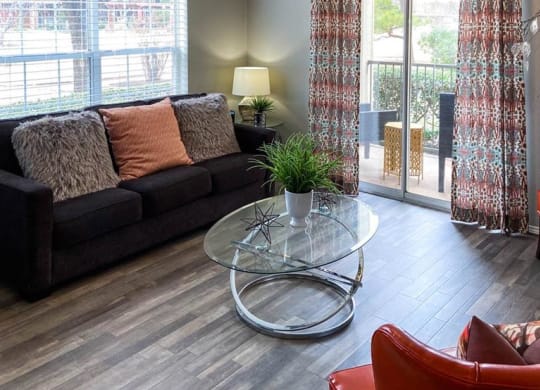 Sycamore Farms - Livingroom - Weidner