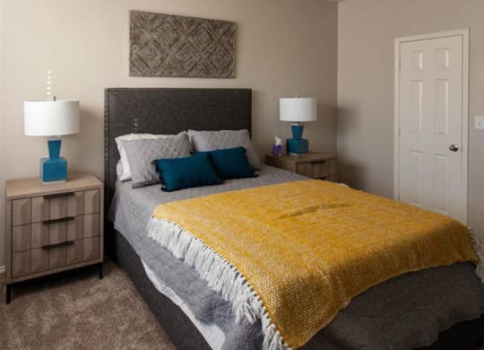 Sycamore Farms - Bedroom with ceiling fan - Weidner