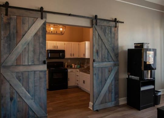 Sycamore Farms - Barndoors - Weidner