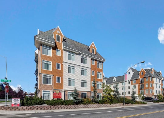 Park Plaza II Apartments - Exterior