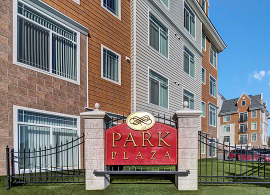 Park Plaza II Apartments - Exterior