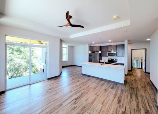 Van Buren East - Kitchen/dining area