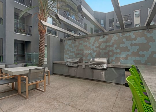 Park on Central Poolside Grill