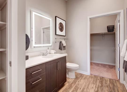 Park on Central Bathroom with Walk in Closet