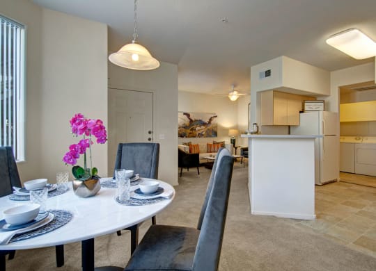 Sonoma Landing Dining Area