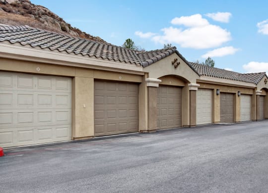 Rancho Belago Garages