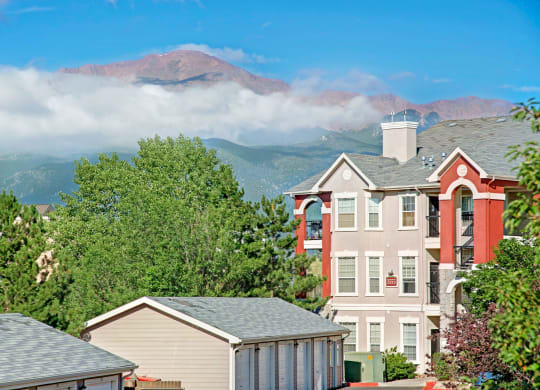 Camelback Pointe Mountain View Apartments in Colorado Springs, CO