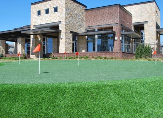 98 Apartments Mini Golf Course