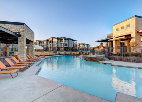 98 Apartments Pool