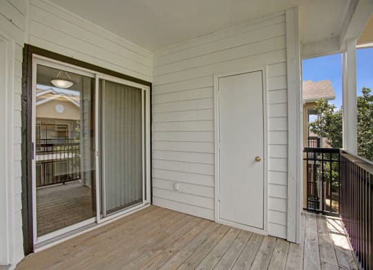 Lincoln Villas on Memorial Balcony