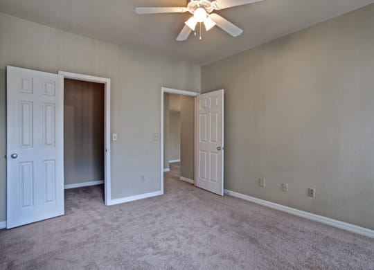 Lincoln Villas on Memorial Bedroom